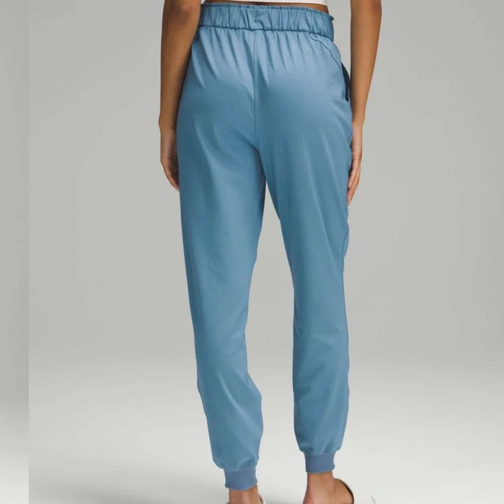 Lululemon Stretch High-Rise Jogger *Full Length Blue size 8 - Picture 2 of 10
